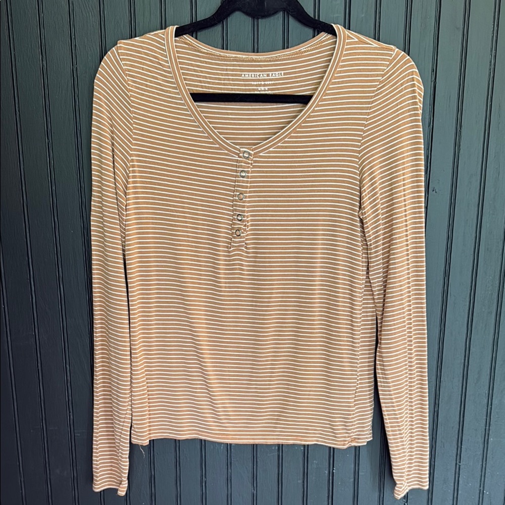 American Eagle Outfitters Tan Fitted Long Sleeve Blouse